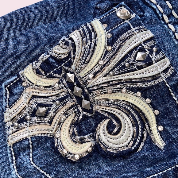 SOLD • Miss Me jeans - Picture 5 of 14